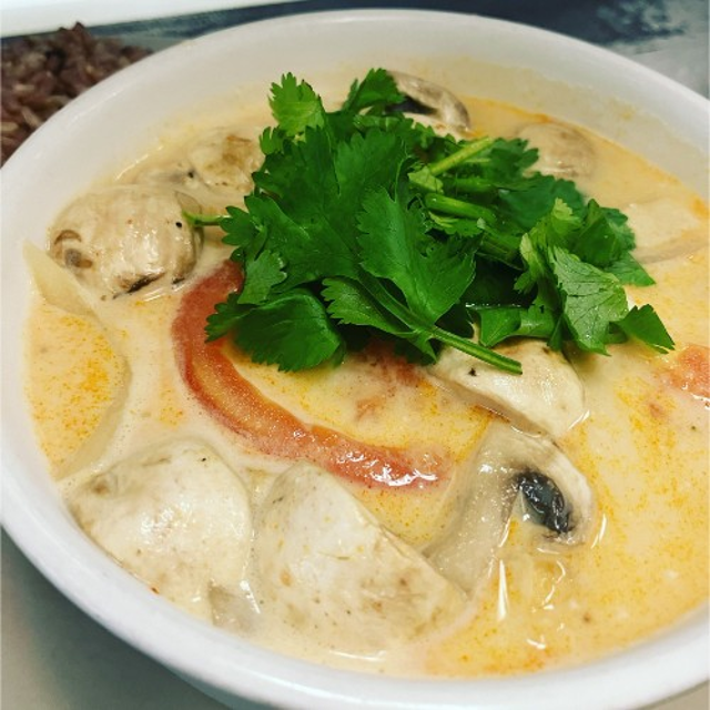 Tom Kha.